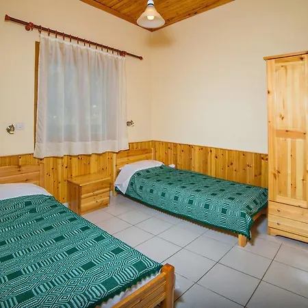 Апартаменты House Rena Вурвуру